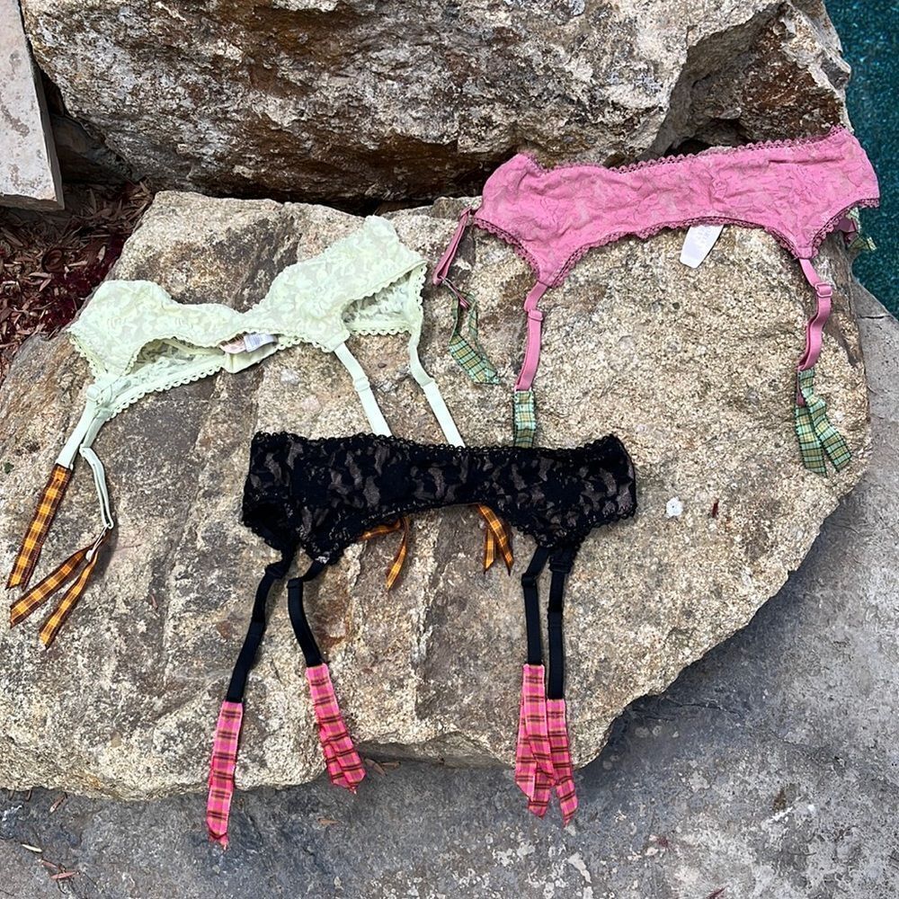 Victoria’s Secret Garter